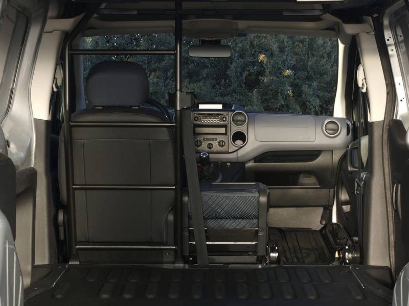 Фото автомобиля Peugeot Partner Fourgon